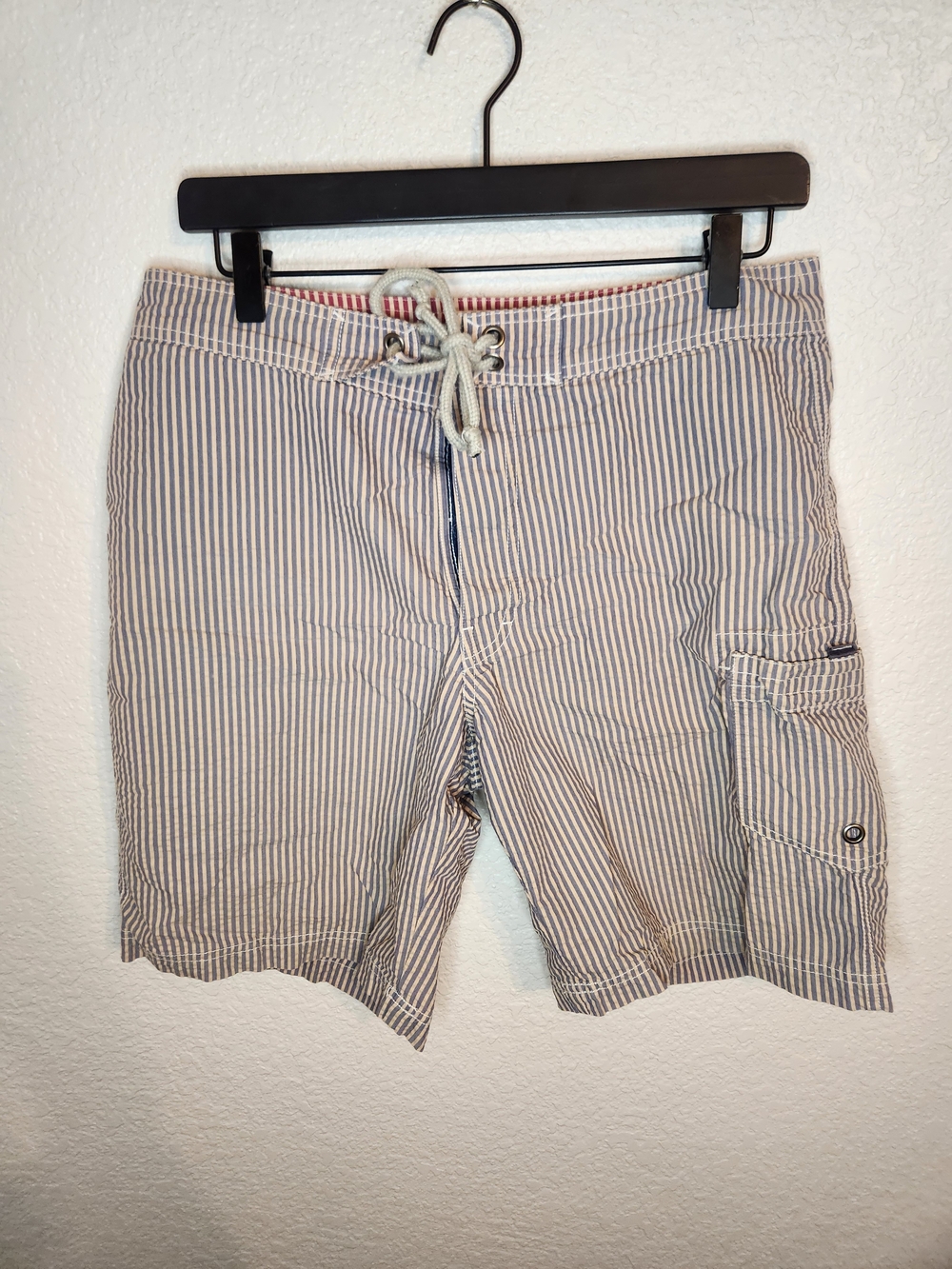 Active Men's Striped Blue and White Swim Trunks Size 30